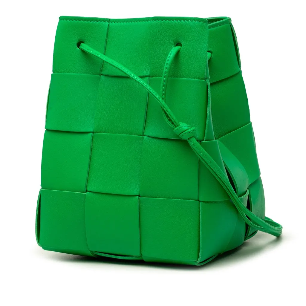Bottega Veneta Small Nappa Maxi Intrecciato Cassette Bucket Bag Green Leather Very good - Back View
