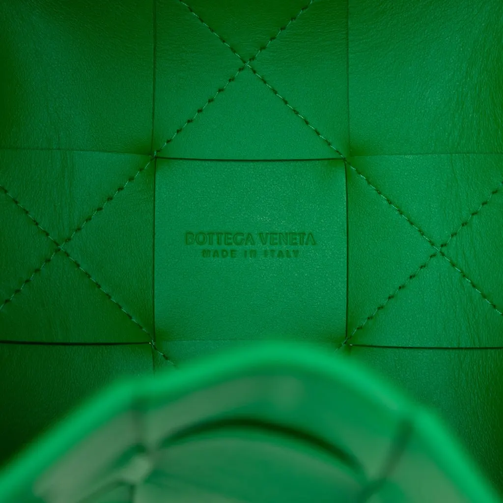 Bottega Veneta Small Nappa Maxi Intrecciato Cassette Bucket Bag Green Leather Very good - Box View