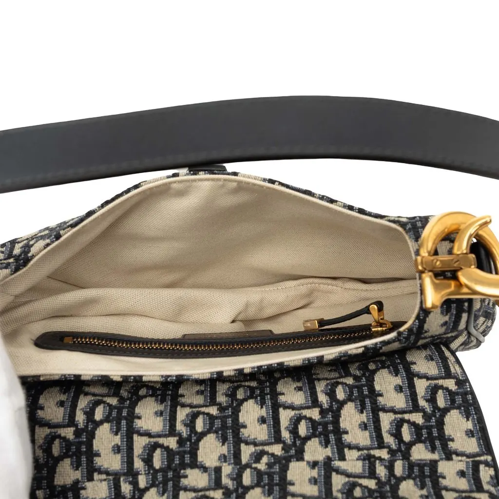Dior Oblique Canvas Saddle Bag Blue Very good - Model View