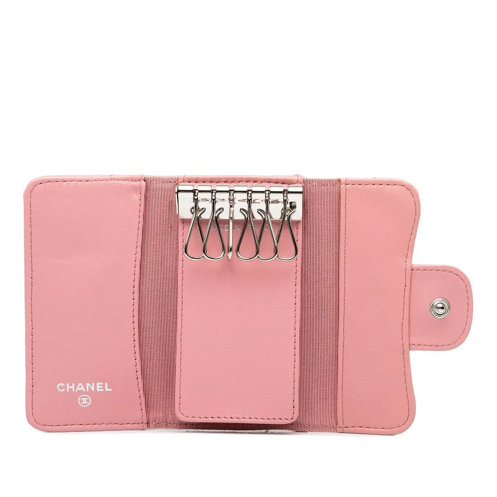 Chanel CC Quilted Lambskin Flap Card Holder Pink Leather Very good - Model View