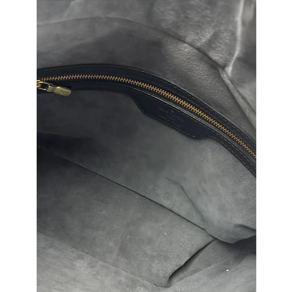 Louis Vuitton Epi Boulogne 35 Black Leather Good - Model View