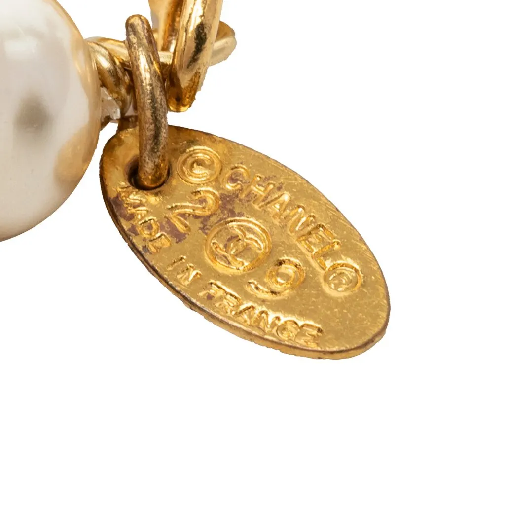 Chanel CC Gold Plated Faux Pearls Necklace White Very good - Model View