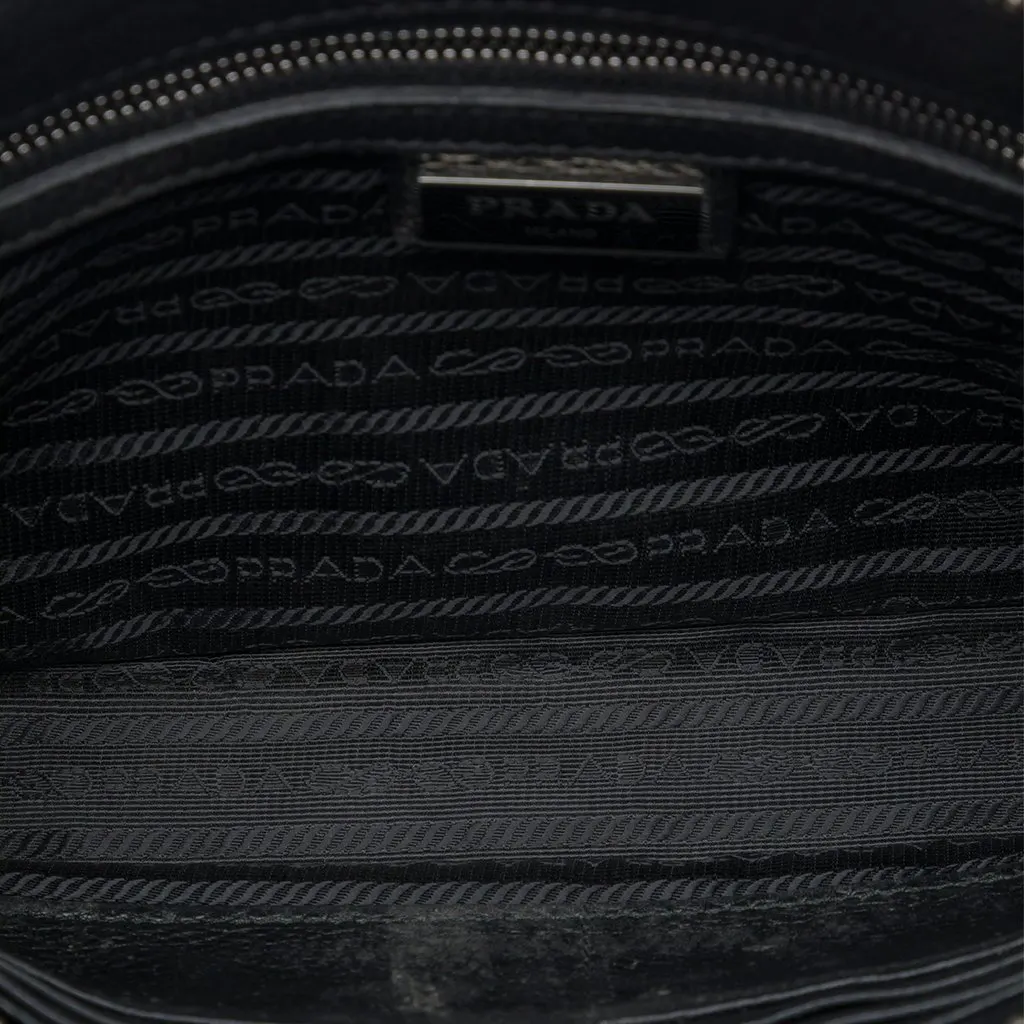 Prada Vitello Daino Wristlet Clutch Black Leather Very good - Model View