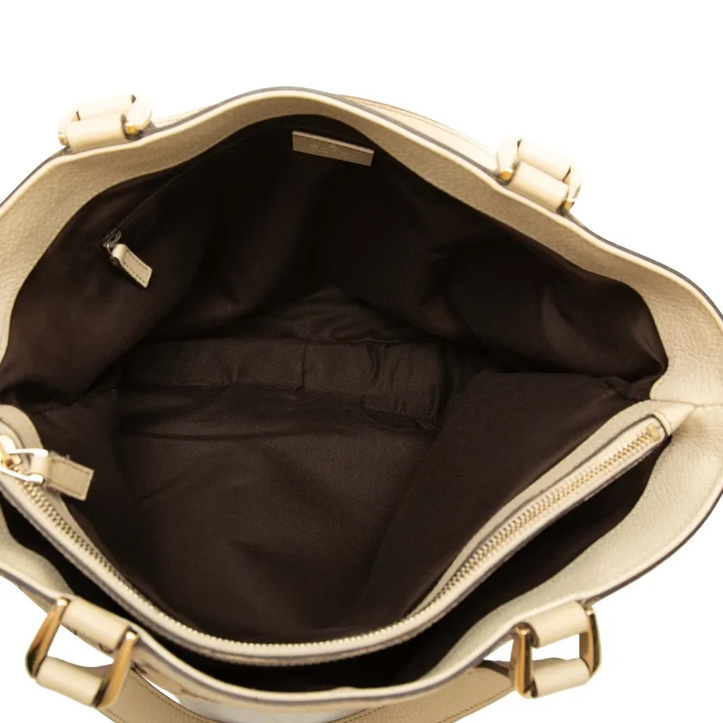 Gucci GG Canvas Abbey D Ring Tote Beige Canvas Good - Model View