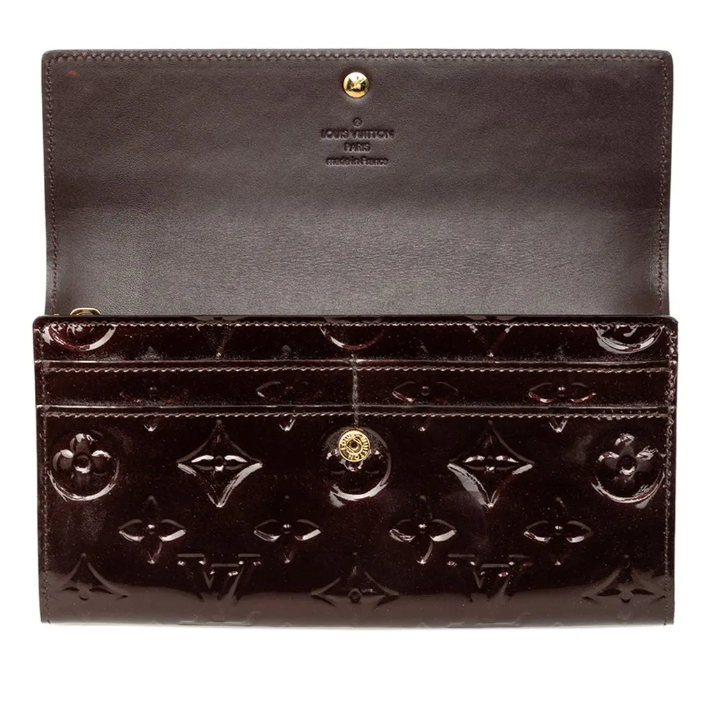 Louis Vuitton Monogram Vernis Sarah Wallet Purple Leather Very good - Model View