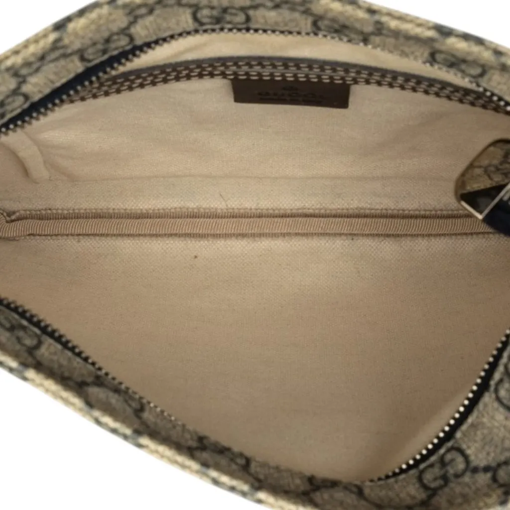Gucci GG Supreme Crossbody Beige Very good - Model View