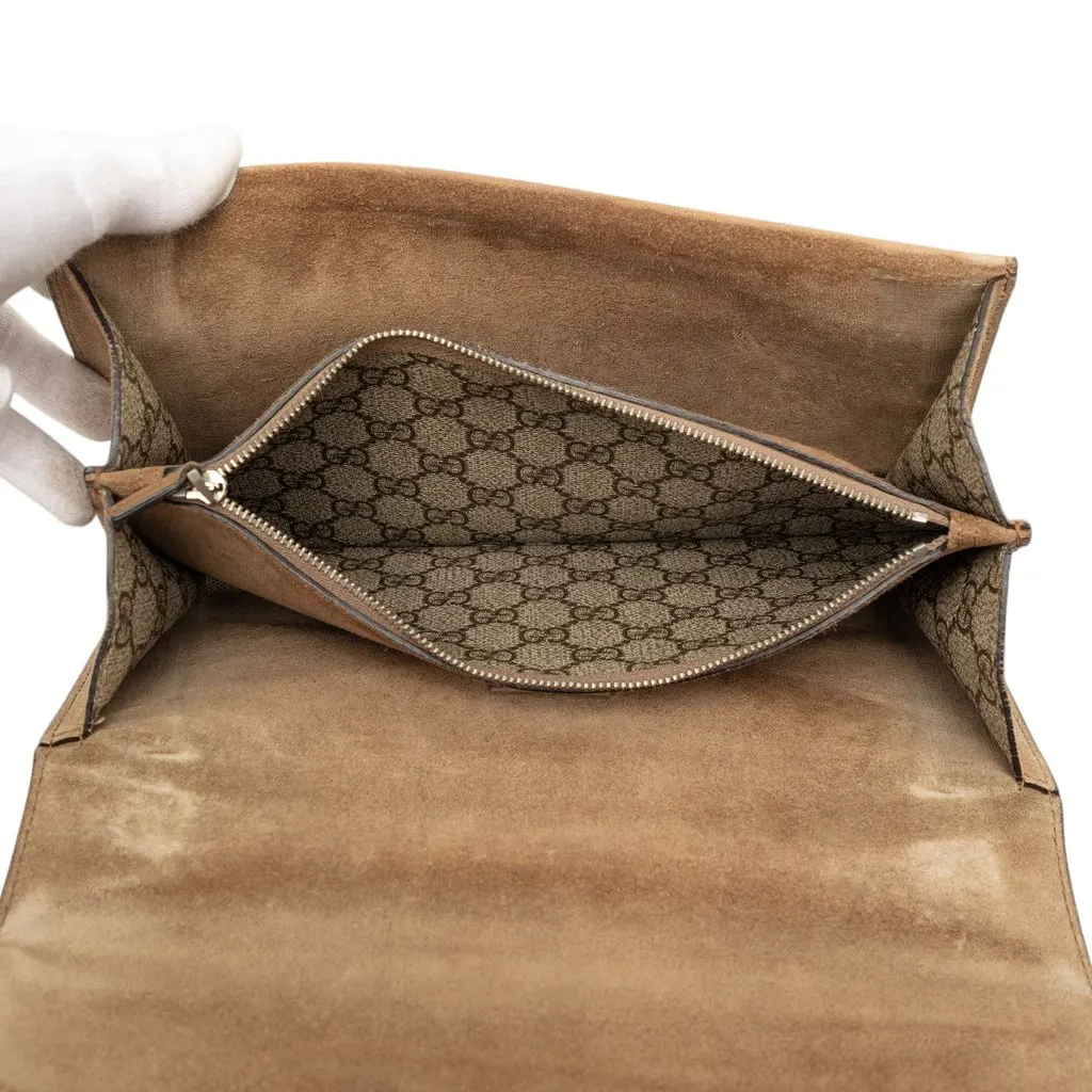 Gucci Medium GG Supreme Dionysus Shoulder Bag Beige Canvas Good - Model View