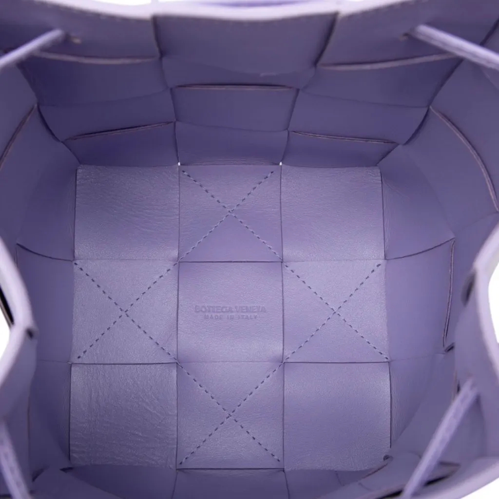 Bottega Veneta Small Nappa Maxi Intrecciato Cassette Bucket Bag Purple Leather Very good - Model View