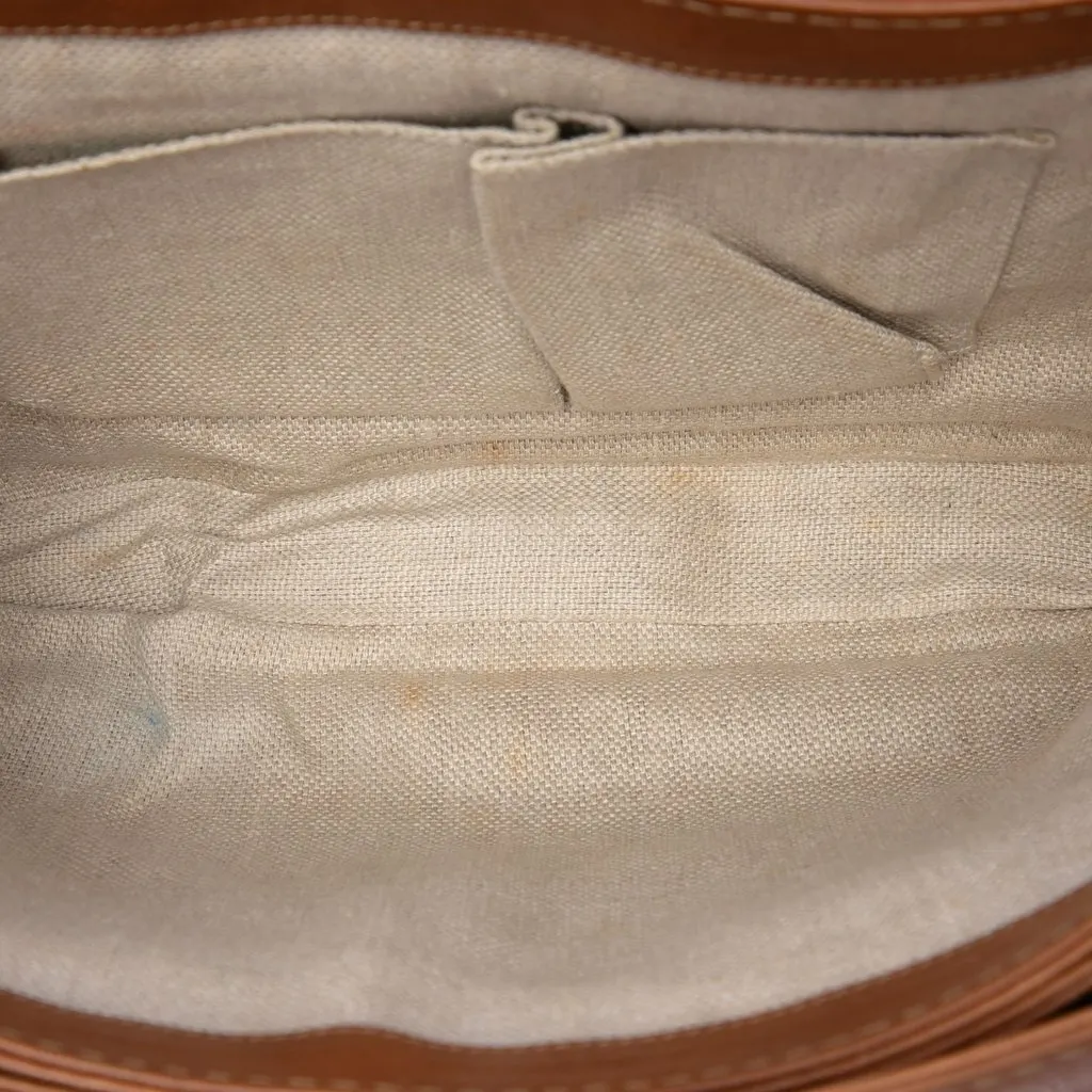 Gucci GG Canvas Marrakech Crossbody Beige Very good - Model View