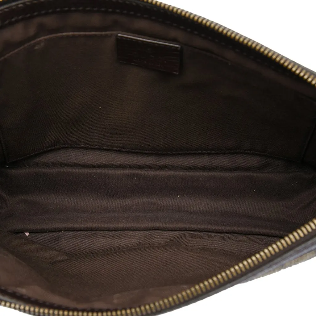 Gucci GG Supreme Clutch Beige Canvas Good - Model View
