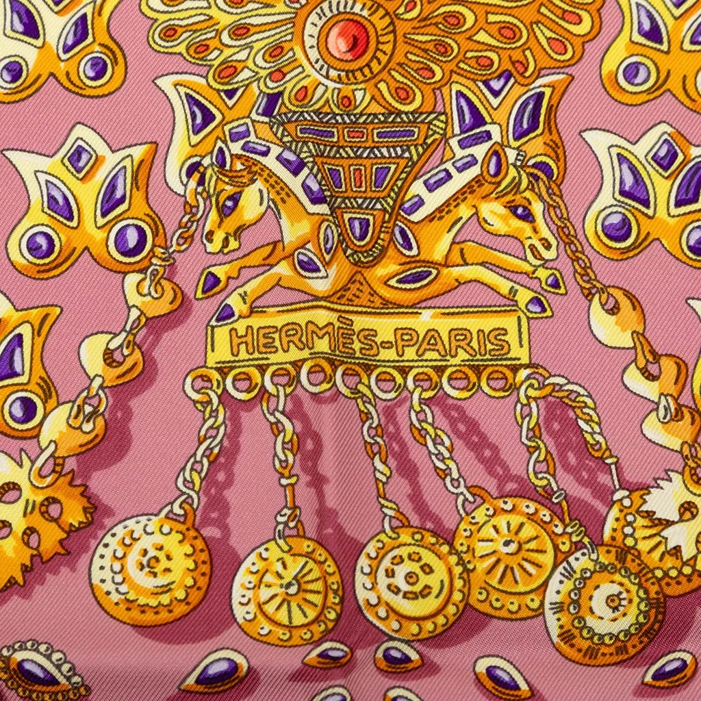 Hermès Tresors Retrouves Silk Scarf 90 Pink Silk Never worn - Inside View