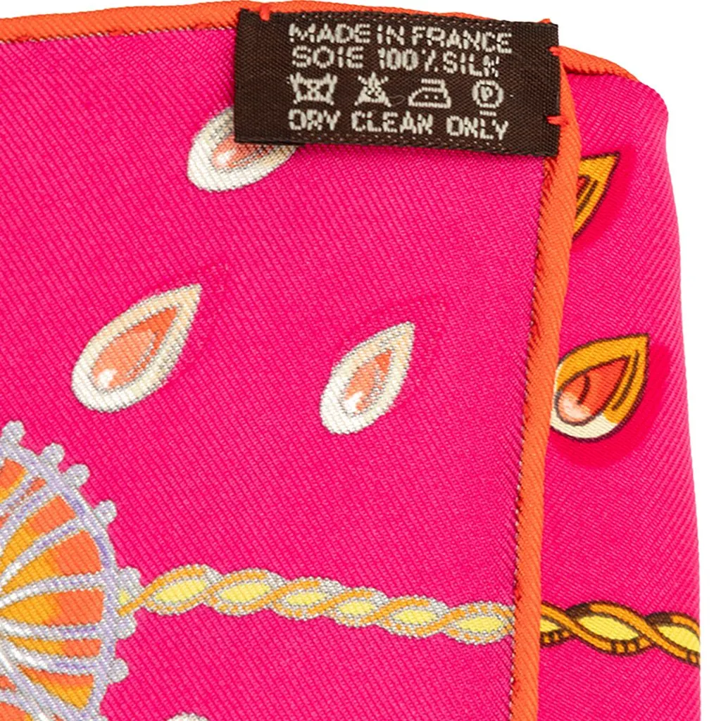 Hermès Tresors Retrouves Silk Scarf 90 Pink Silk Never worn - Model View