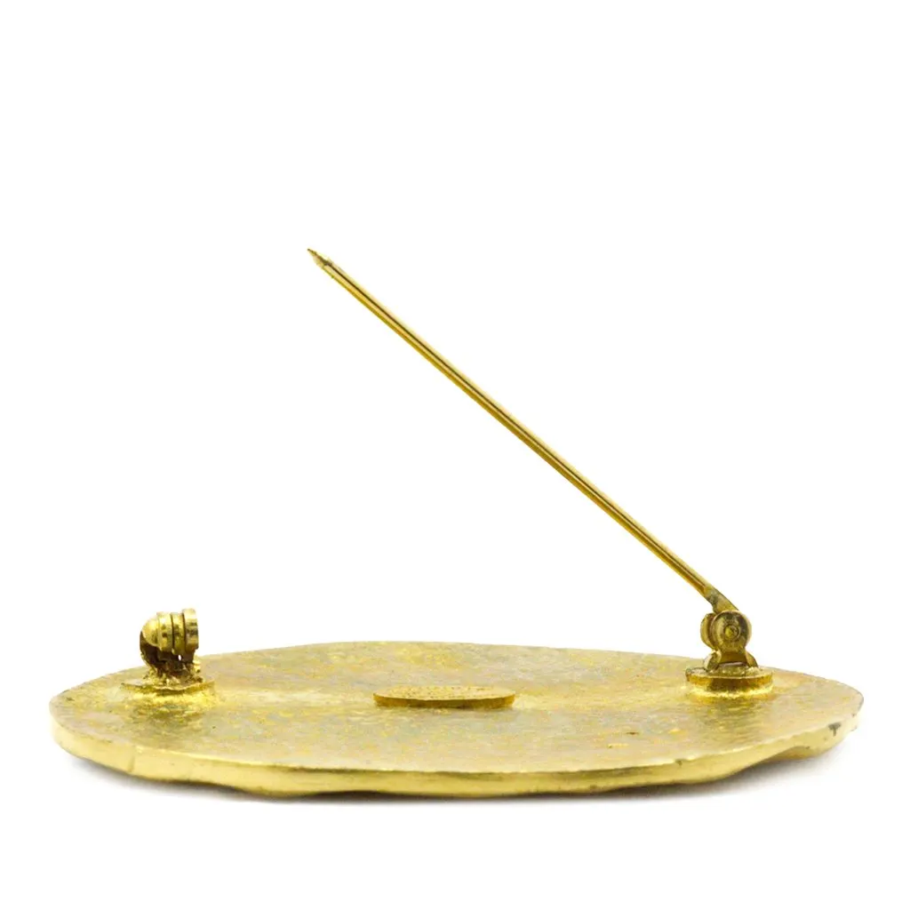 Chanel CC Gold Plated Medallion Brooch Gold Metal Very good - Model View