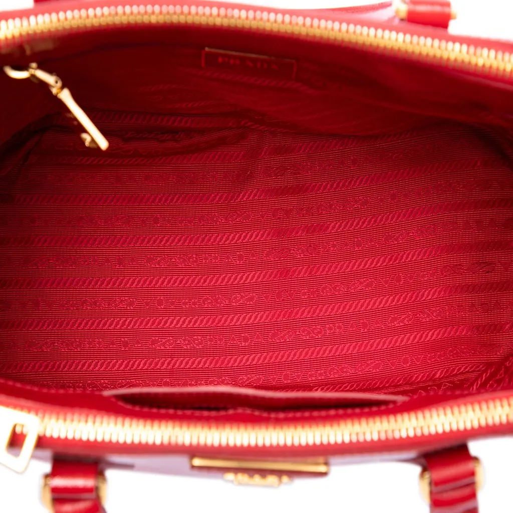 Prada Small Saffiano Vernice Galleria Double Zip Satchel Red Leather Very good - Model View