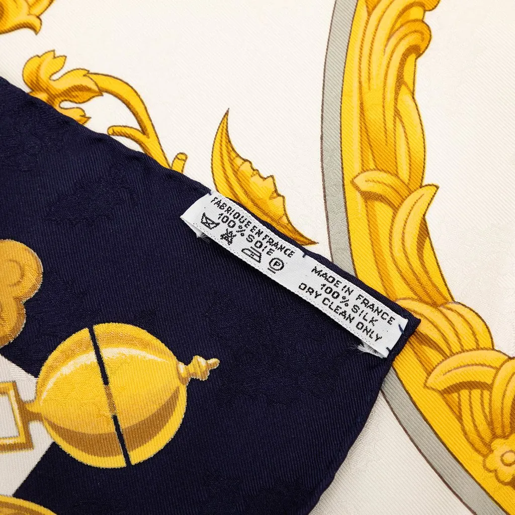Hermès Plumes et Grelots Silk Scarf 90 White Silk Very good - Back View
