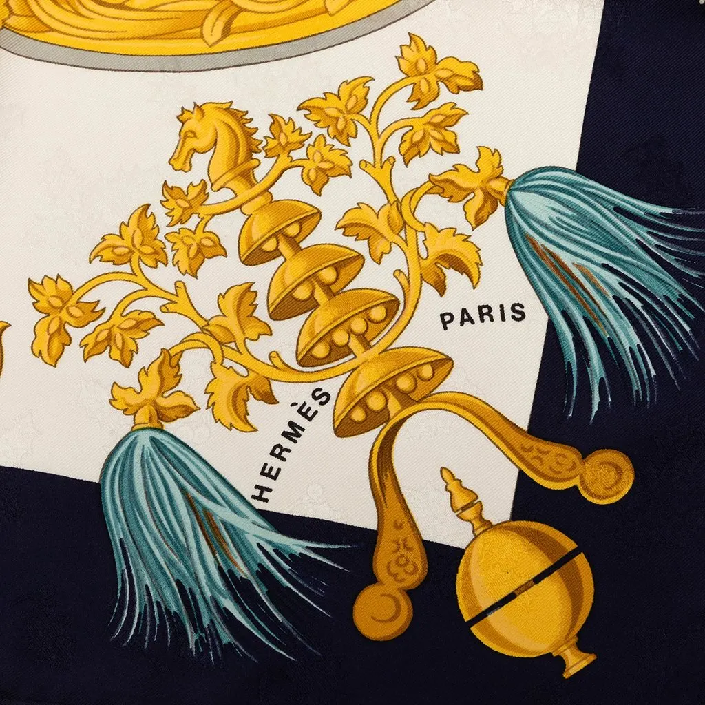 Hermès Plumes et Grelots Silk Scarf 90 White Silk Very good - Inside View