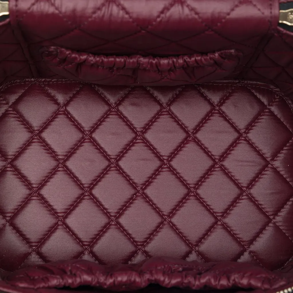 Chanel Medium CC Quilted  Caviar Vanity Case Black Leather Very good - Model View