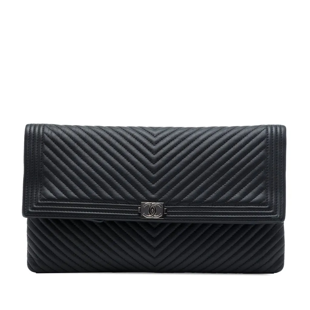 Chanel Chevron Calfskin CC Beauty Boy Foldover Clutch Black Leather Very good - Front View