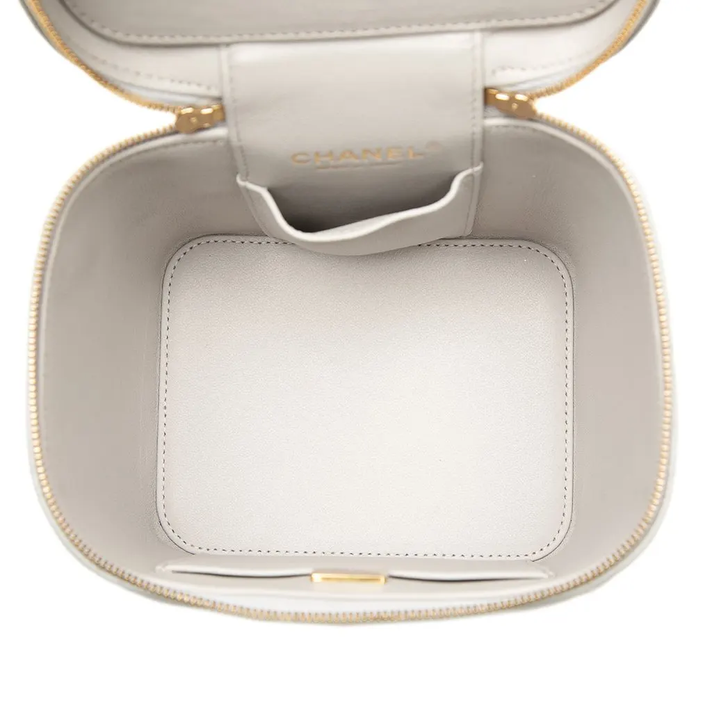 Chanel Small CC Caviar Top Handle Vanity Case with Chain MultiColor Leather Very good - Model View