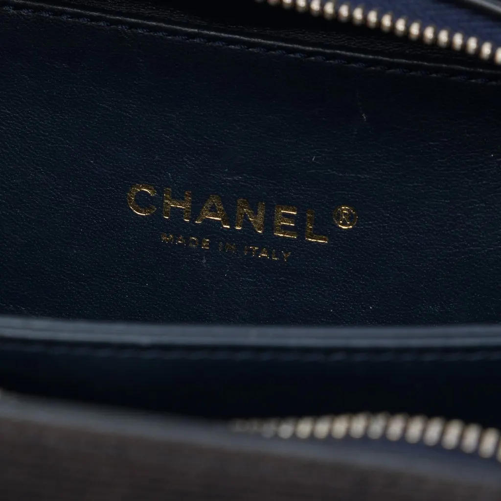 Chanel Small Jersey CC Filigree Vanity Case Blue Very good - Box View