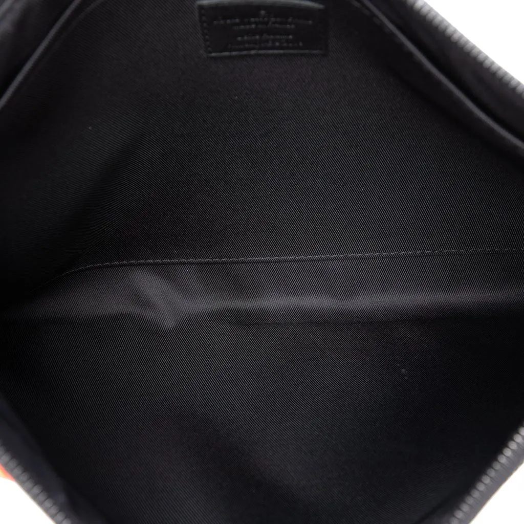 Louis Vuitton Monogram Solar Ray A4 Pochette Brown Very good - Model View