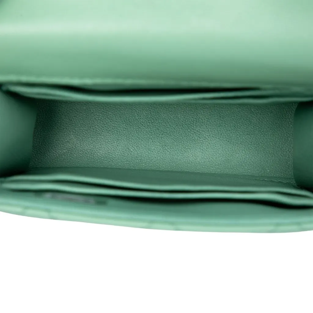 Chanel CC Quilted Lambskin Top Handle Flap Coin Purse with Chain Green Leather Very good - Model View
