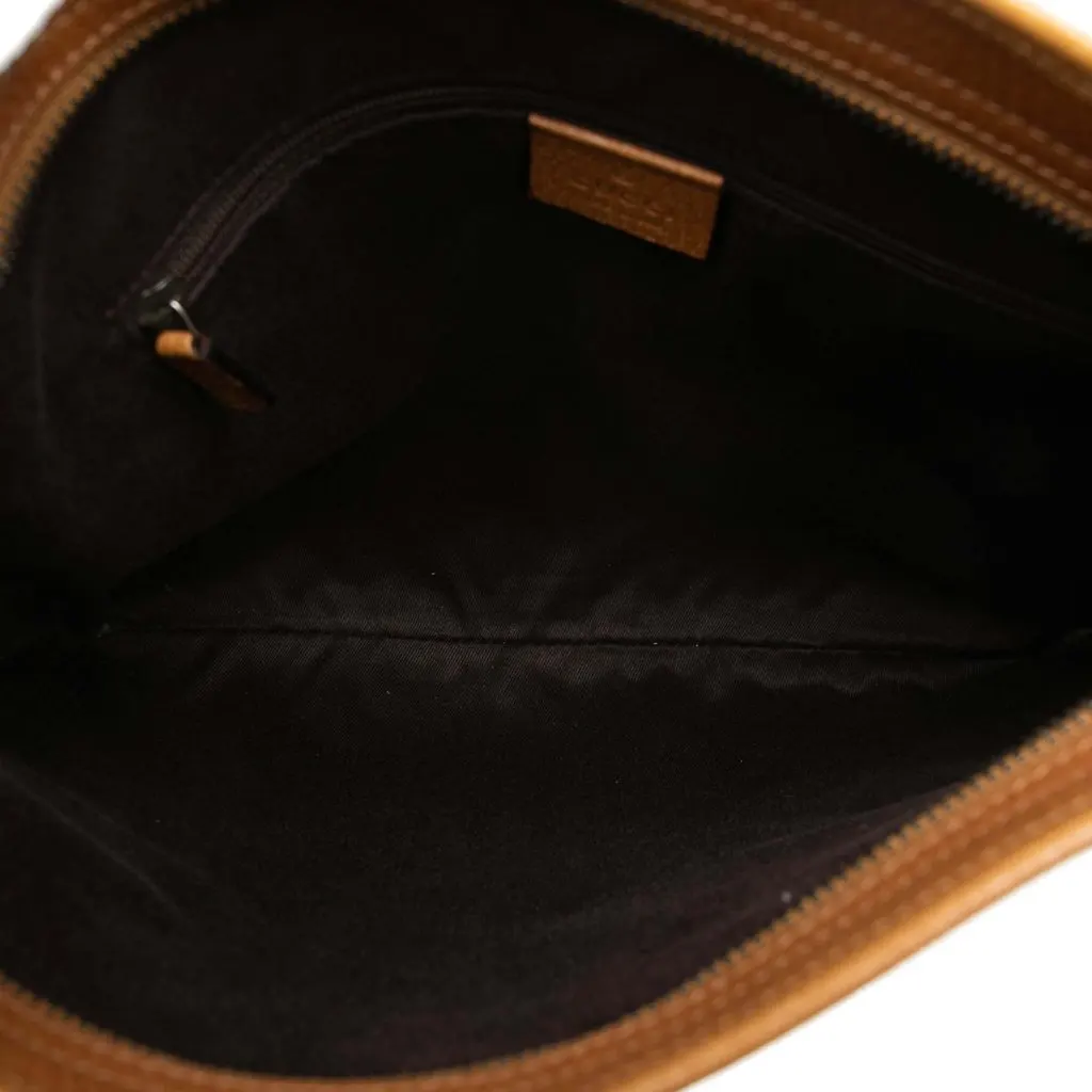 Gucci GG Canvas Crossbody Pink Very good - Model View
