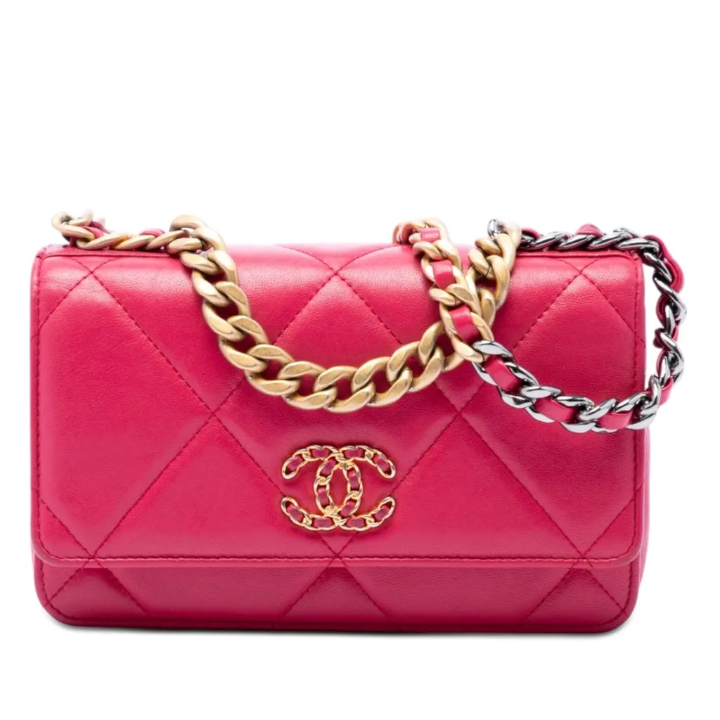 Chanel Quilted Lambskin 19 Wallet on Chain Pink Leather Very good - Front View