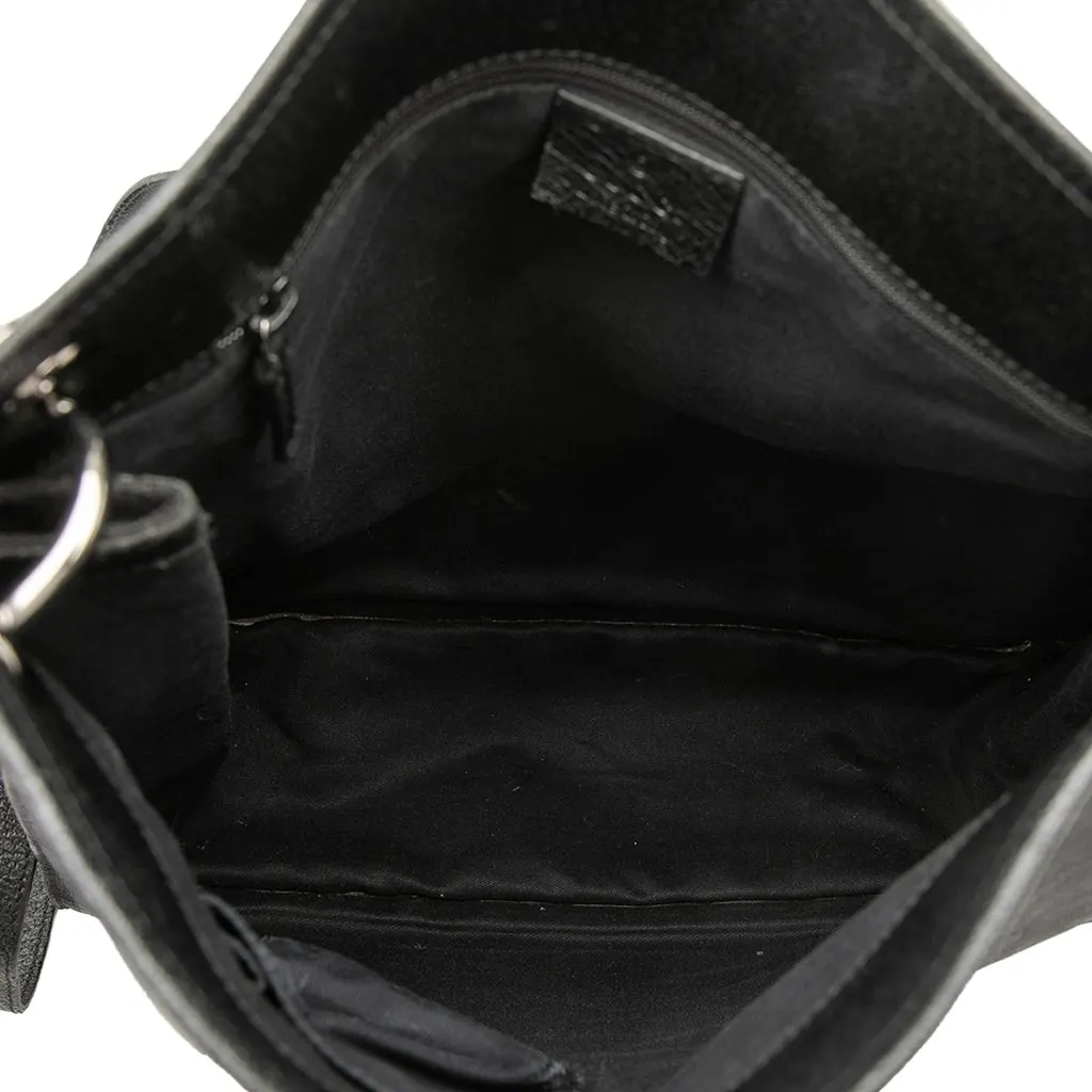 Gucci GG Canvas Eclipse Crossbody Black Very good - Model View