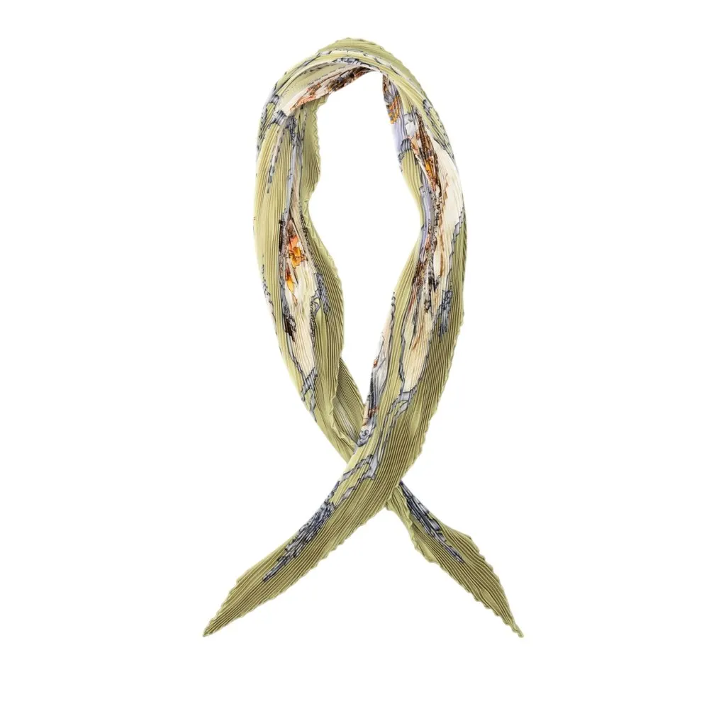Hermès Les Chevaux des Moghols Pleated Silk Scarf Green Never worn - Front View