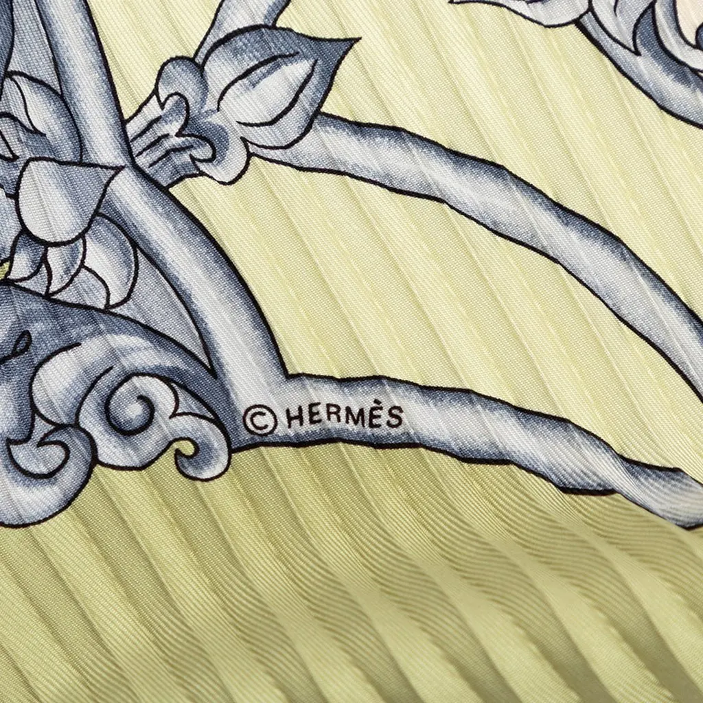 Hermès Les Chevaux des Moghols Pleated Silk Scarf Green Never worn - Box View
