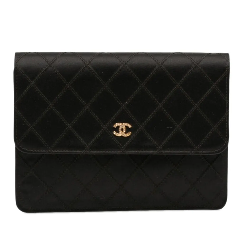 Chanel CC Satin Diamond Stitch Clutch Black Very good - Front View