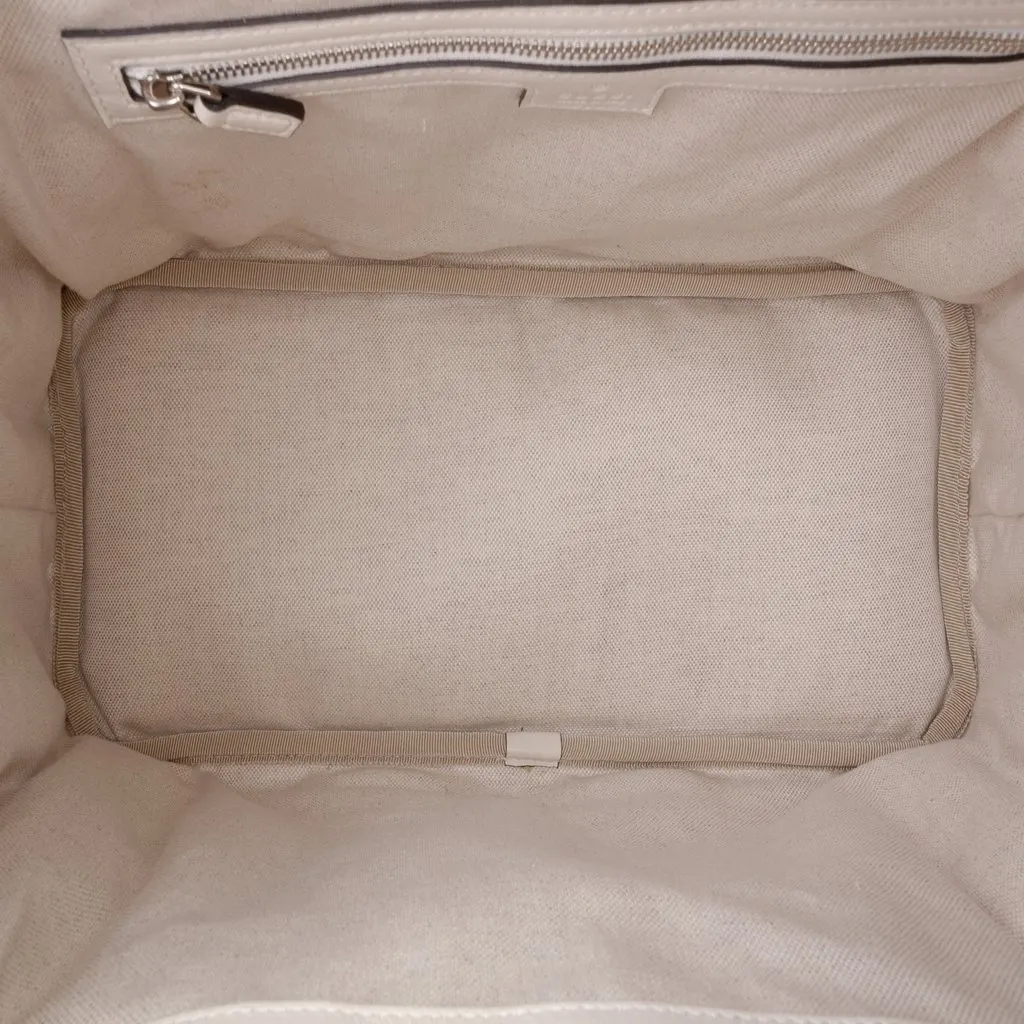 Gucci Large GG Matelasse Calfskin Tote White Leather Very good - Model View