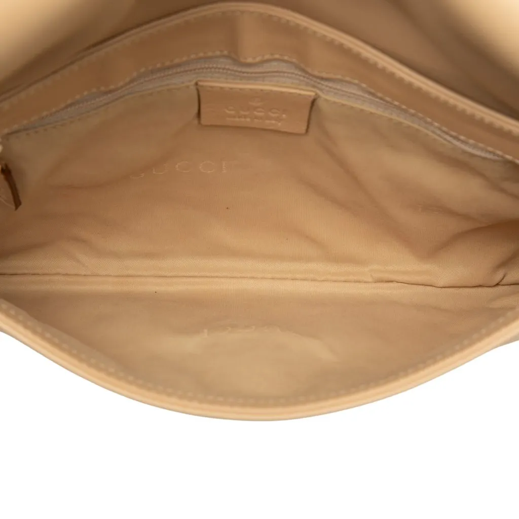 Gucci Calfskin Chain Shoulder Bag Beige Leather Very good - Model View