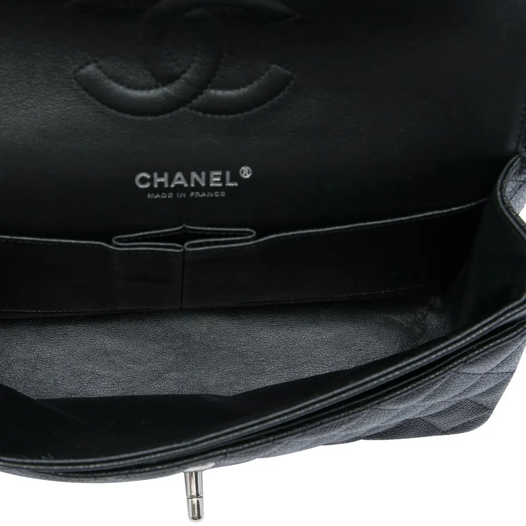 Chanel Medium Classic Caviar Double Flap Black Leather Very good - Model View