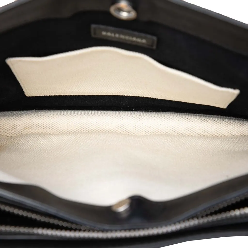 Balenciaga Canvas Navy Pochette M Crossbody White Very good - Model View