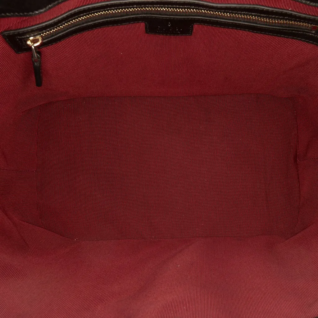 Gucci Medium GG Marmont Matelasse Calfskin Betty Tote Black Leather Very good - Model View