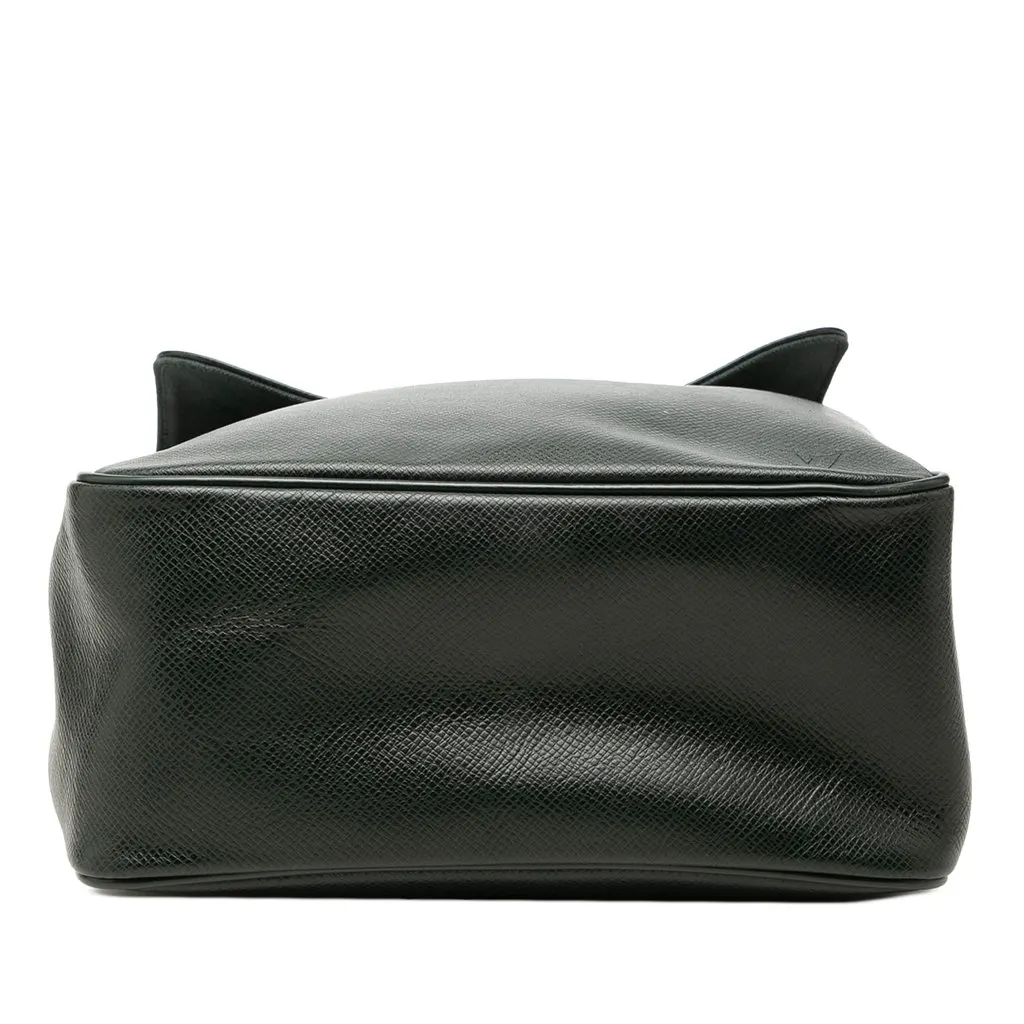 Louis Vuitton Taiga Yaranga Green Leather Good - Inside View