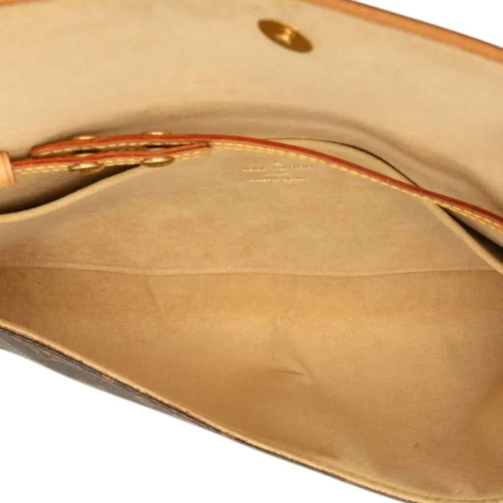 Louis Vuitton Monogram Pochette Twin GM Brown Canvas Very good - Model View