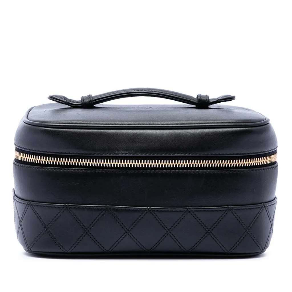 Chanel CC Quilted Lambskin Vanity Case Black Leather Very good - Front View
