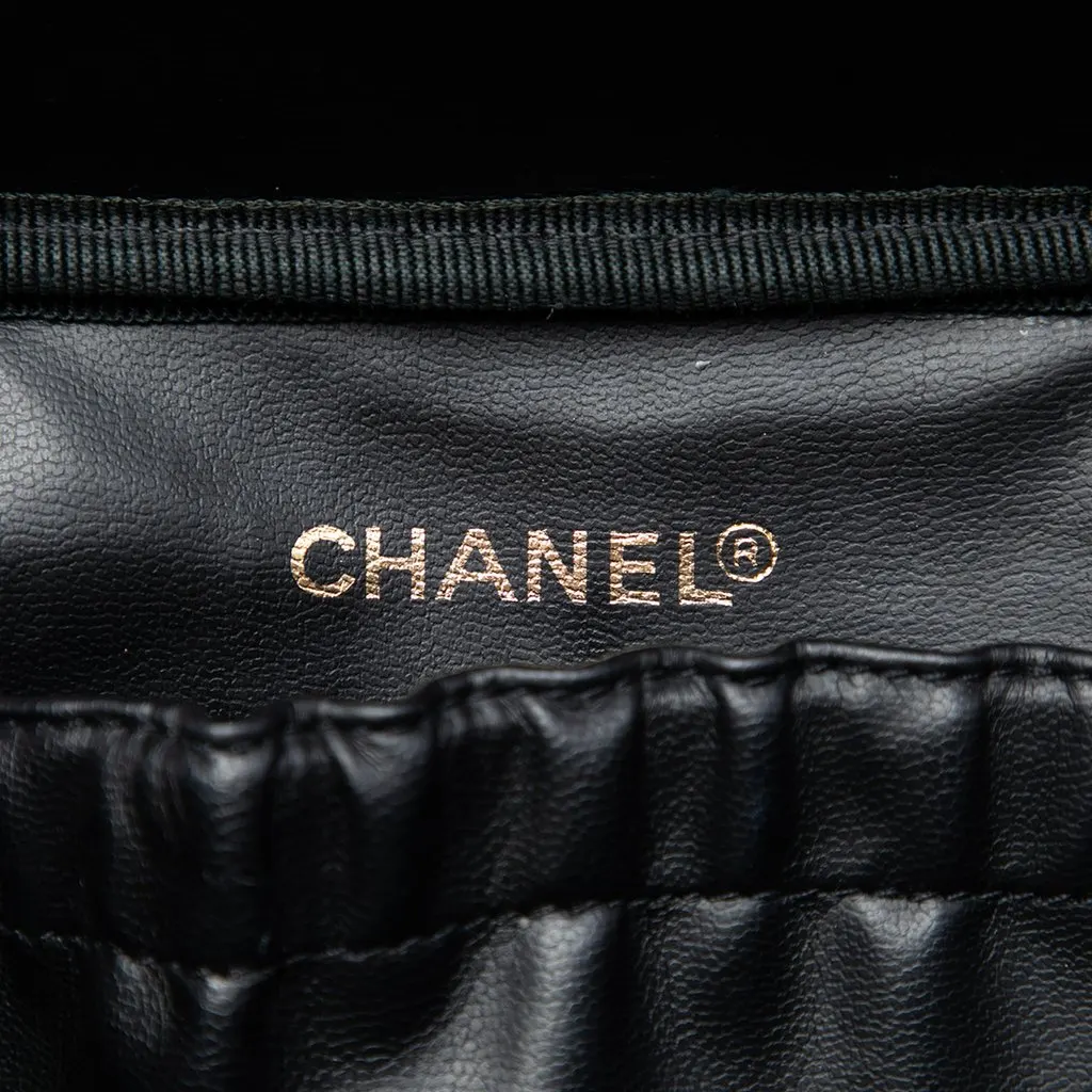 Chanel CC Quilted Lambskin Vanity Case Black Leather Very good - Box View