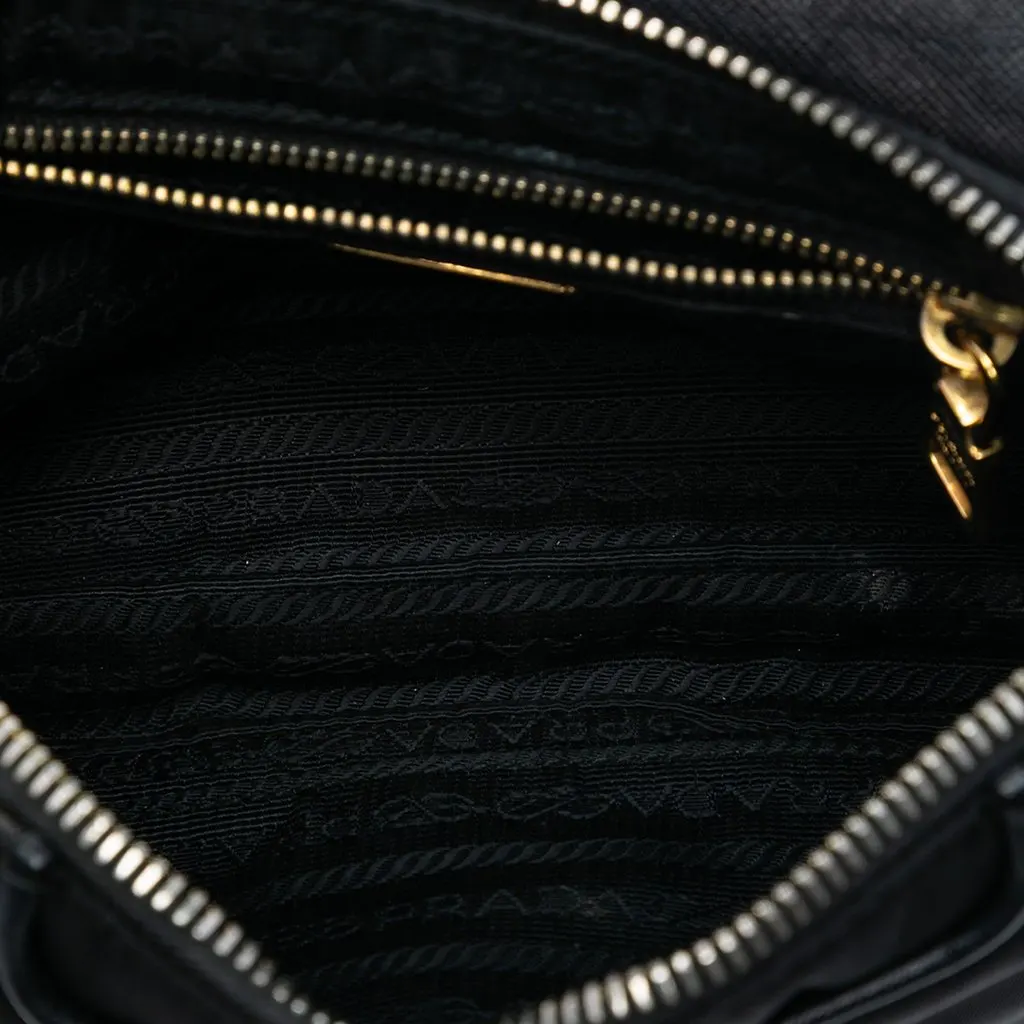 Prada Saffiano Trimmed Tessuto Chain Crossbody Black Very good - Model View