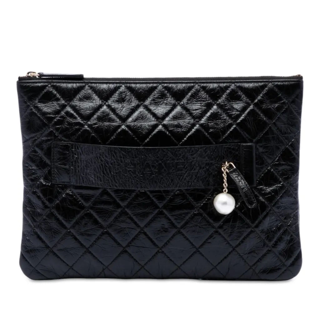 Chanel Medium Crumpled Calfskin Night by the C O Case Clutch Black Leather Very good - Front View