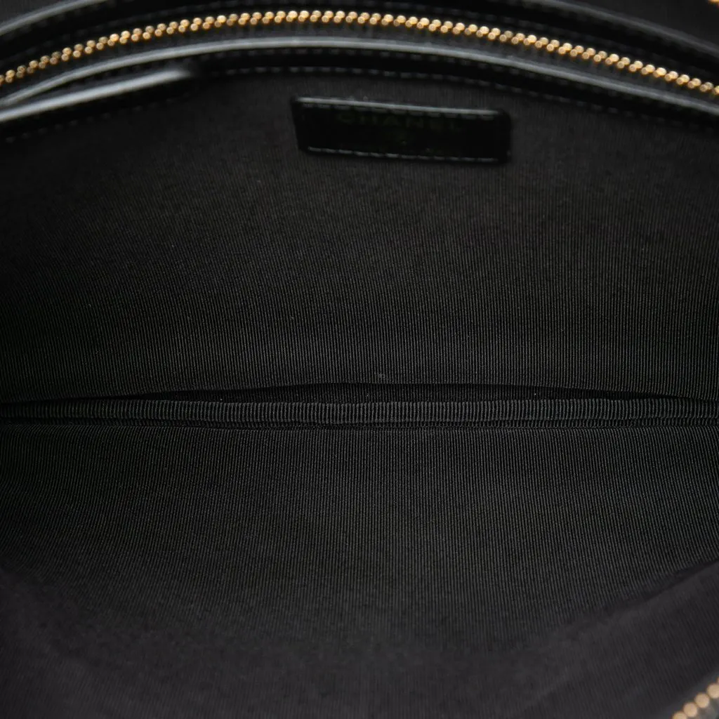 Chanel Medium Crumpled Calfskin Night by the C O Case Clutch Black Leather Very good - Model View