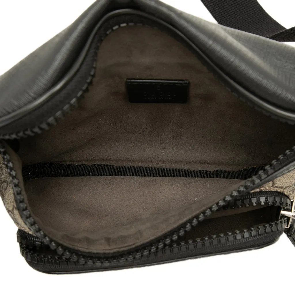 Gucci GG Supreme Belt Bag Beige Canvas Very good - Model View