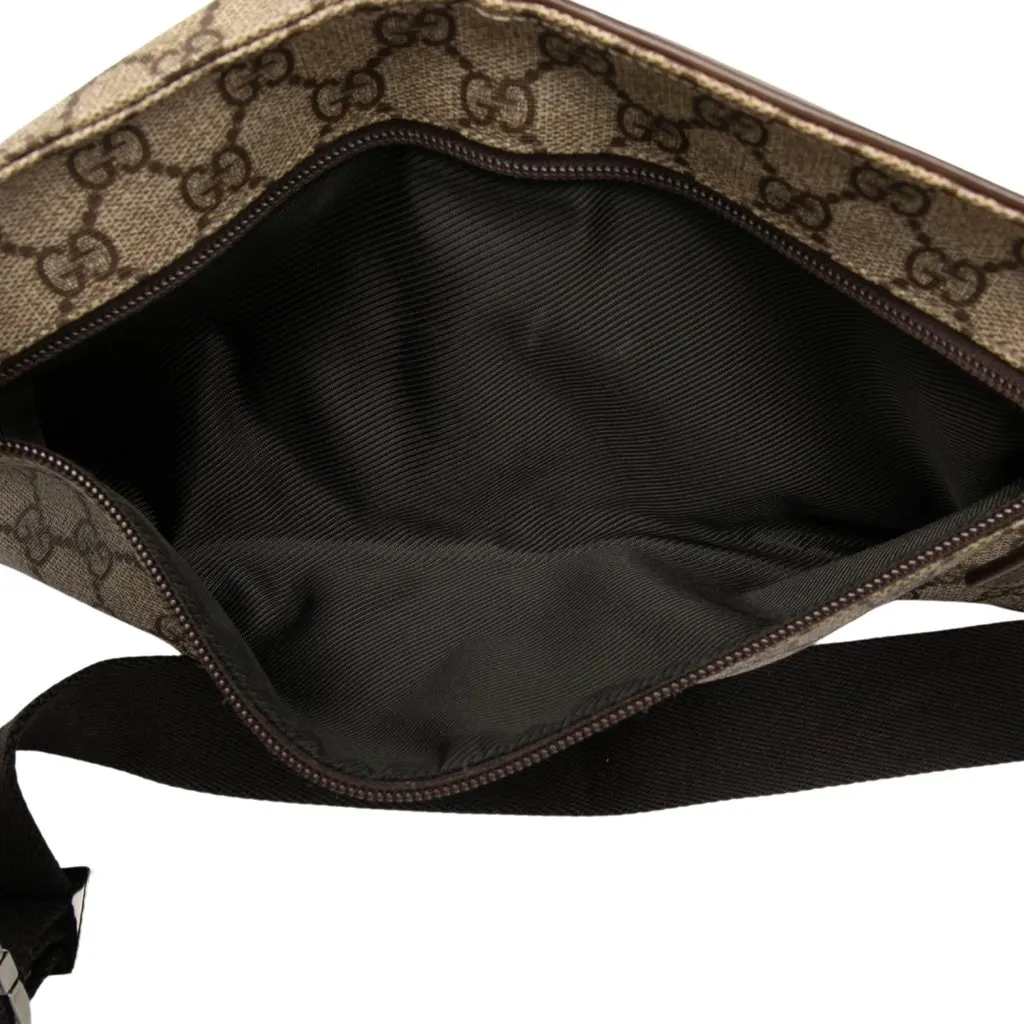 Gucci GG Supreme Double Pocket Belt Bag Beige Canvas Very good - Model View