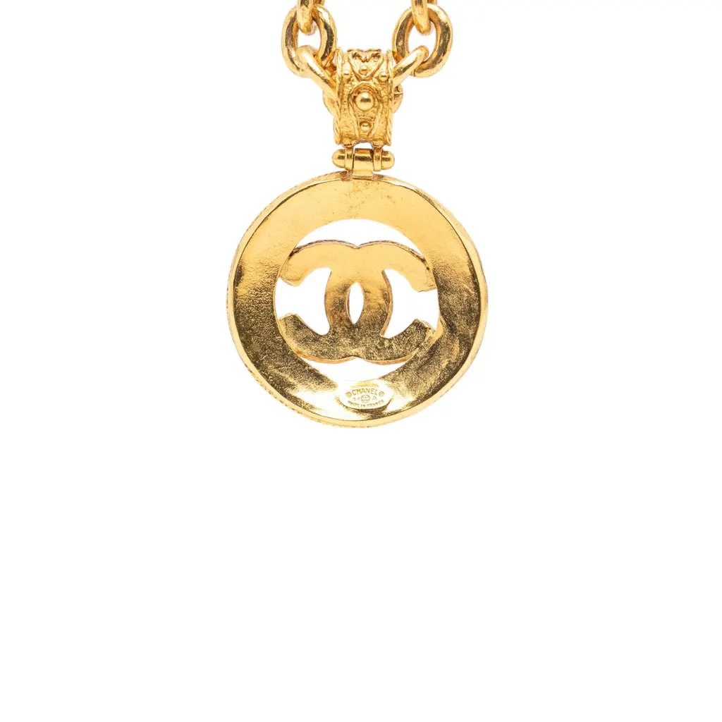 Chanel CC Gold Plated Round Pendant Necklace Gold Metal Very good - Inside View