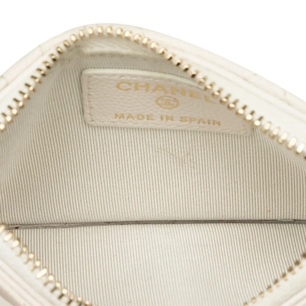Chanel CC Quilted Caviar Flap Zip Card Holder White Leather Very good - Model View