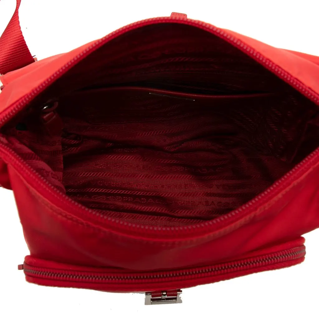 Prada Saffiano Trimmed Tessuto Zip Buckle Messenger Bag Red Very good - Model View