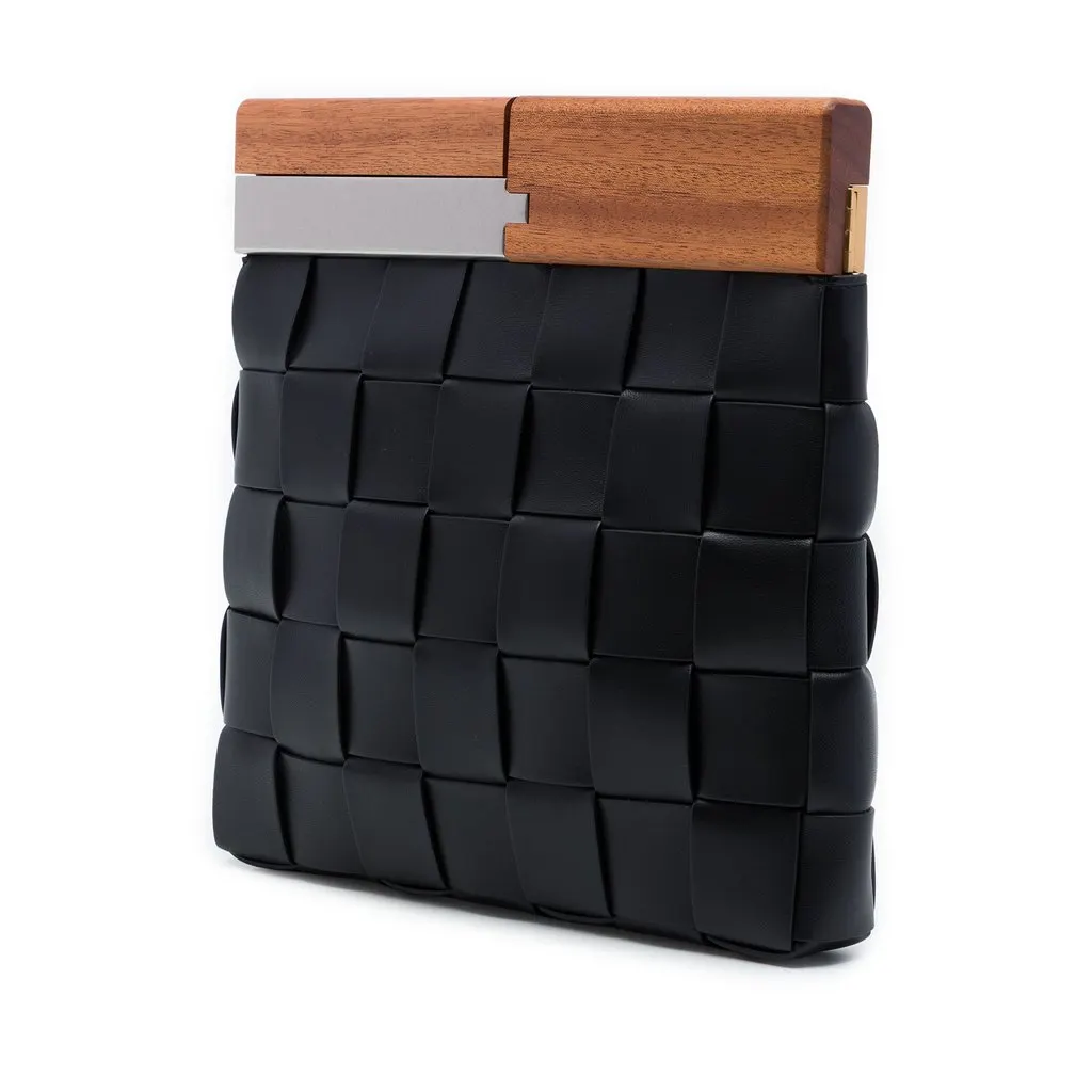 Bottega Veneta Lambskin Maxi Intrecciato The Snap Clutch Black Leather Very good - Back View